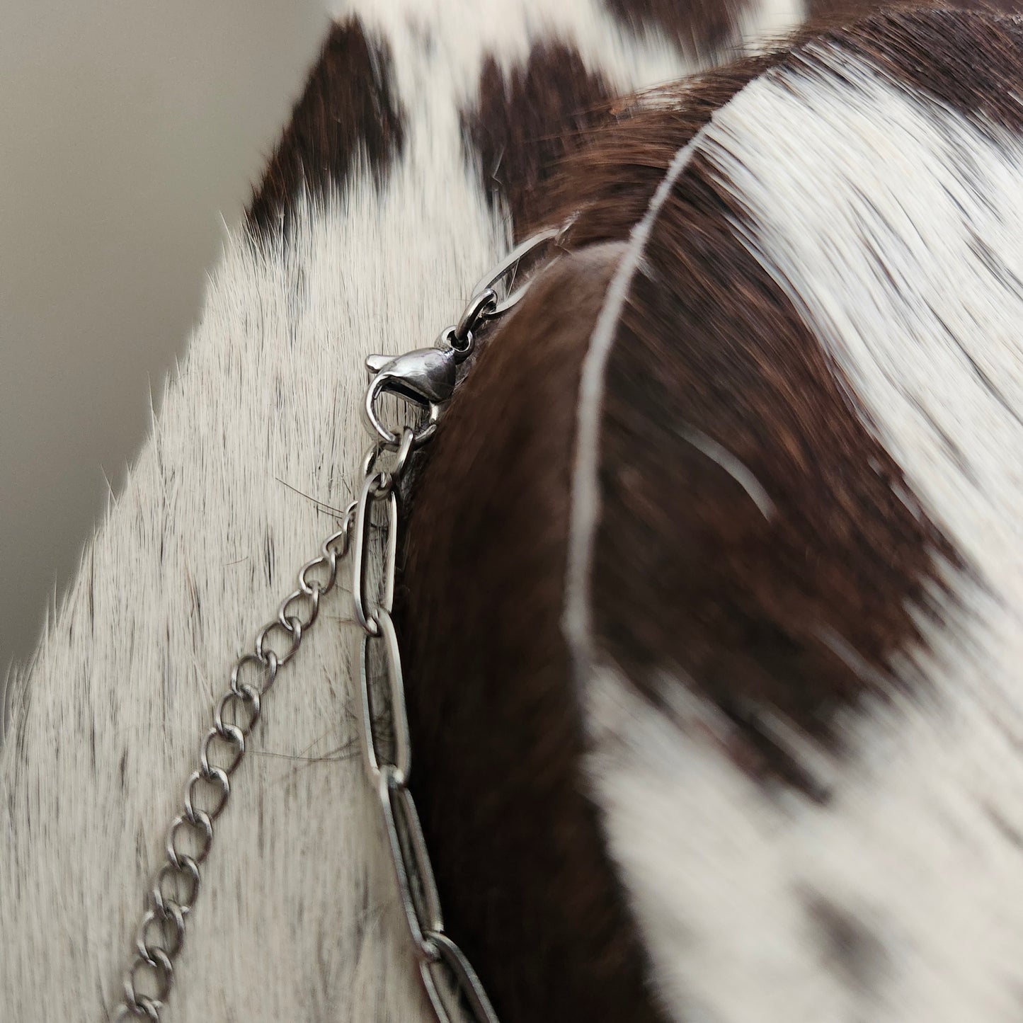 Collier de 16,5 pouces - billes de turquoise et charms western