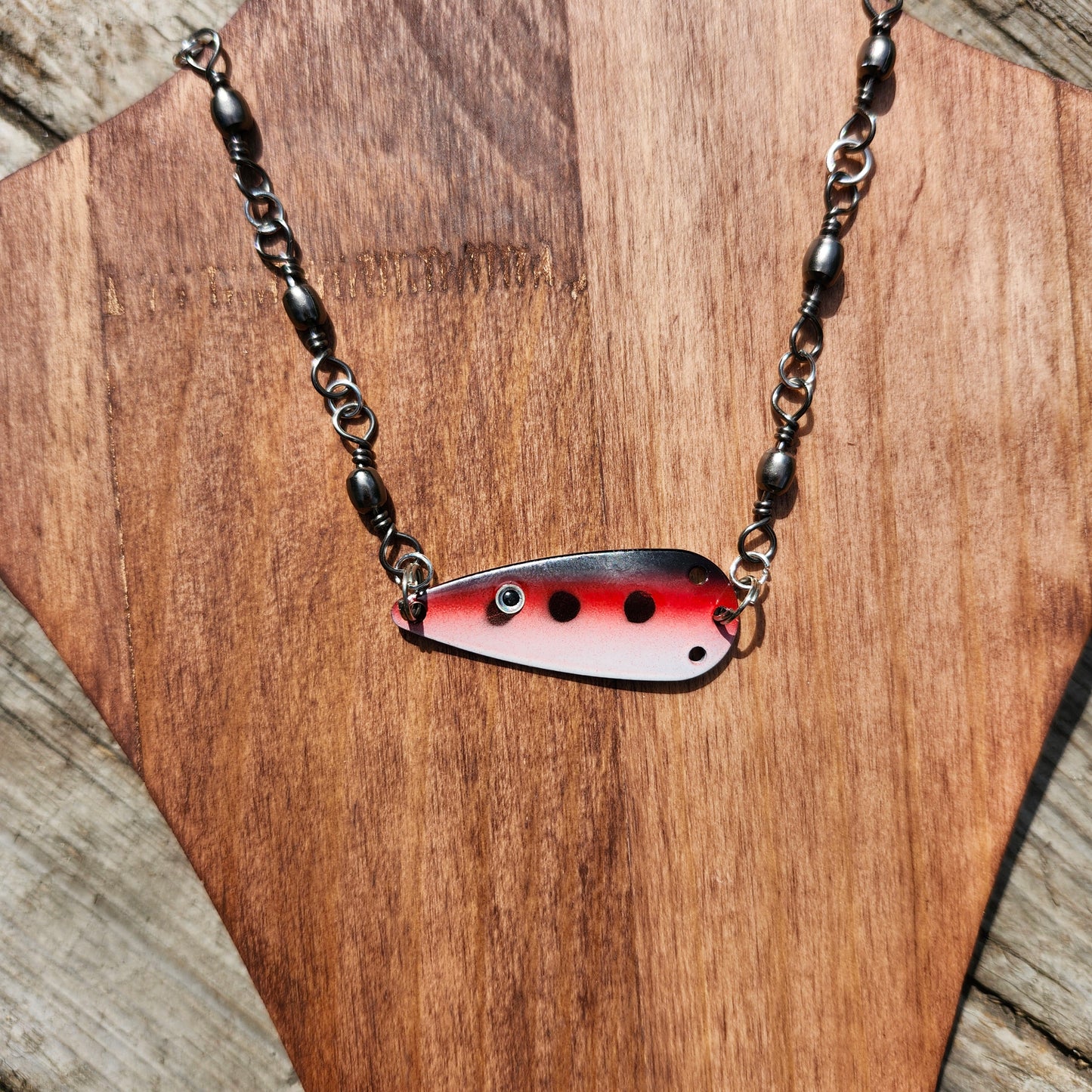 Collier Le moucheté rouge