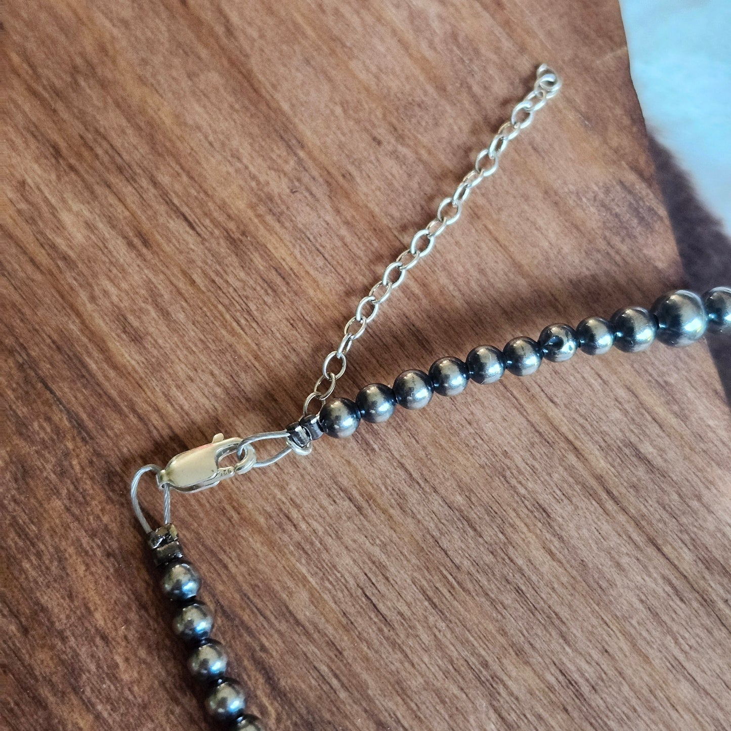 Collier boucle en perles