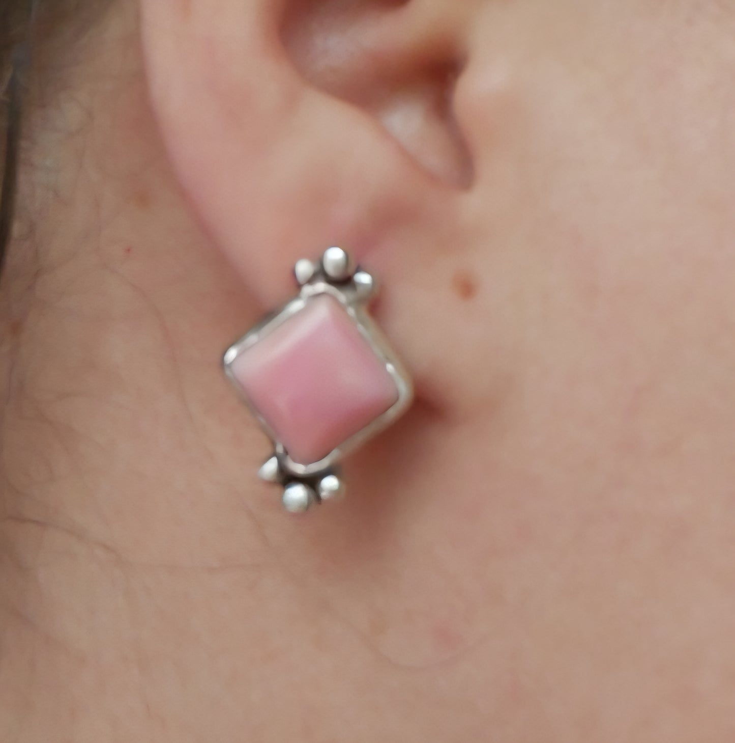 Boucles d'oreille The Rosy Conch Studs