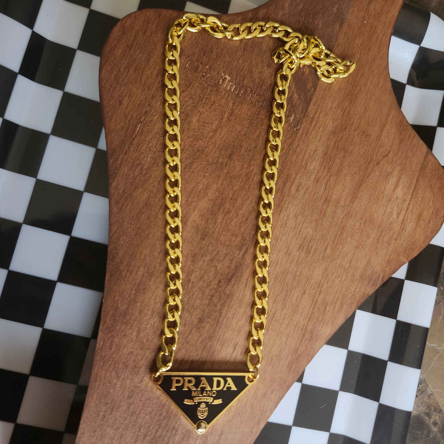 Collier Triangle Noir & Doré
