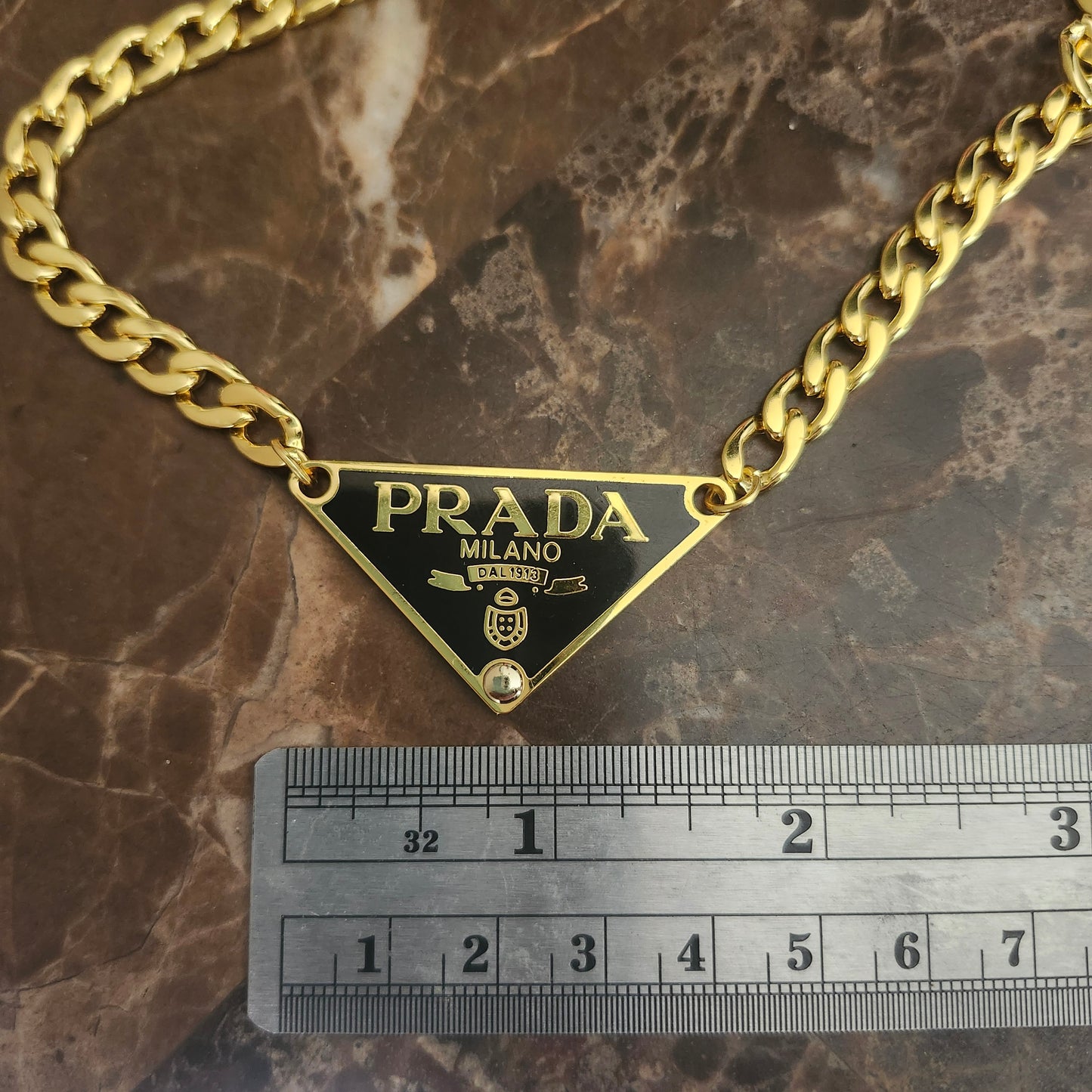 Collier Triangle Noir & Doré