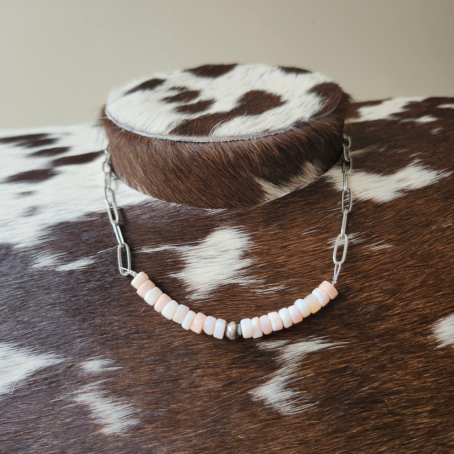 Collier de 16 pouces - billes de pink conch et perle d'argent sterling de 6mm