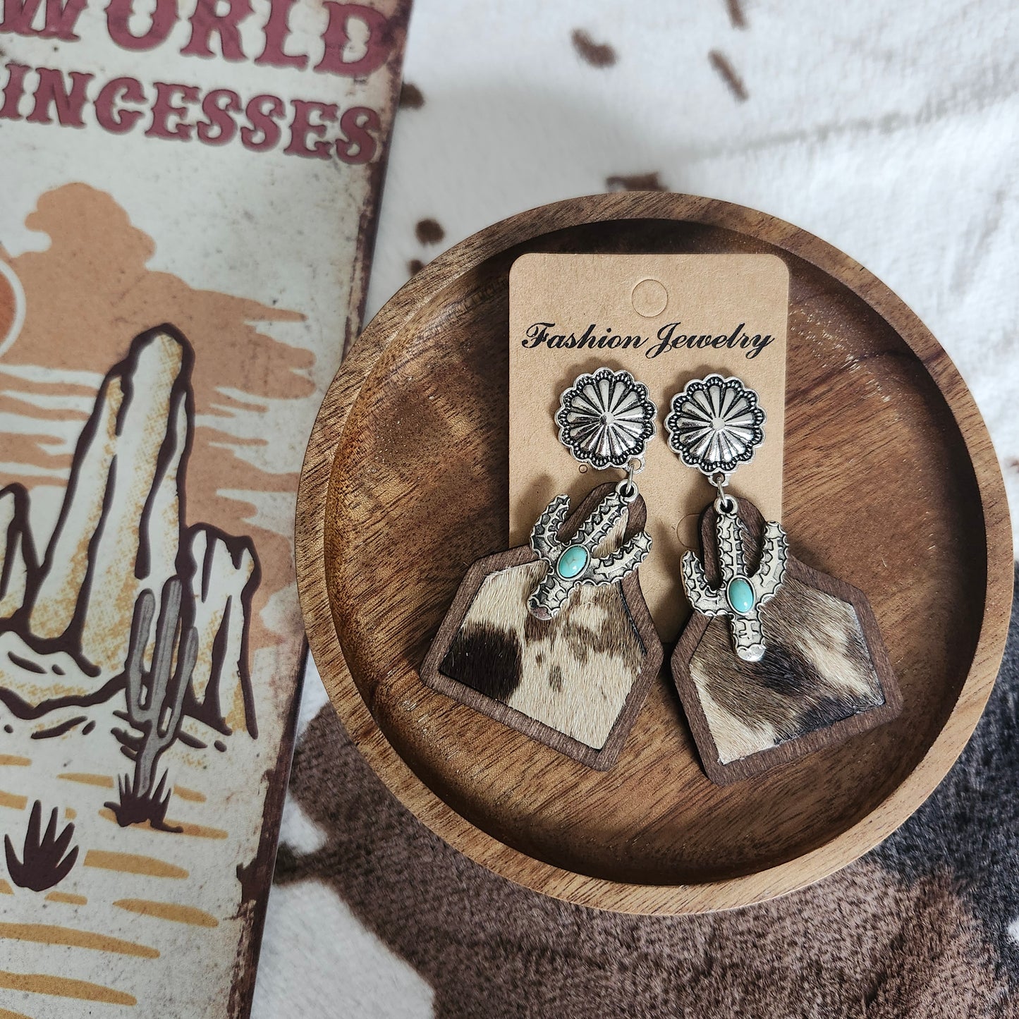 Boucles d'oreille Cow Tag - brun et blanc