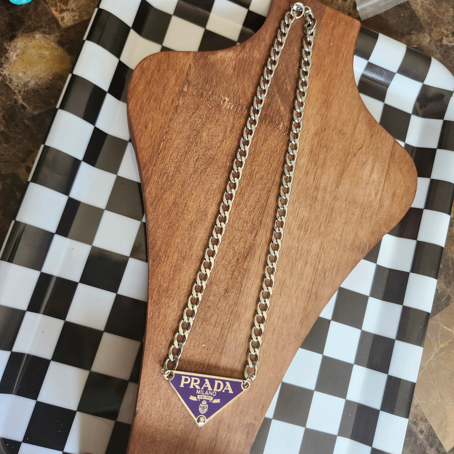 Collier Triangle Mauve