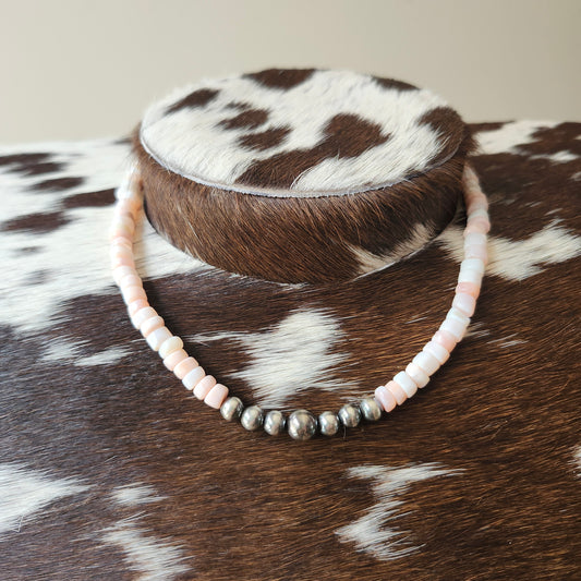 Collier de 15 pouces - billes de pink conch et perles d'argent sterling de 6 et 8mm