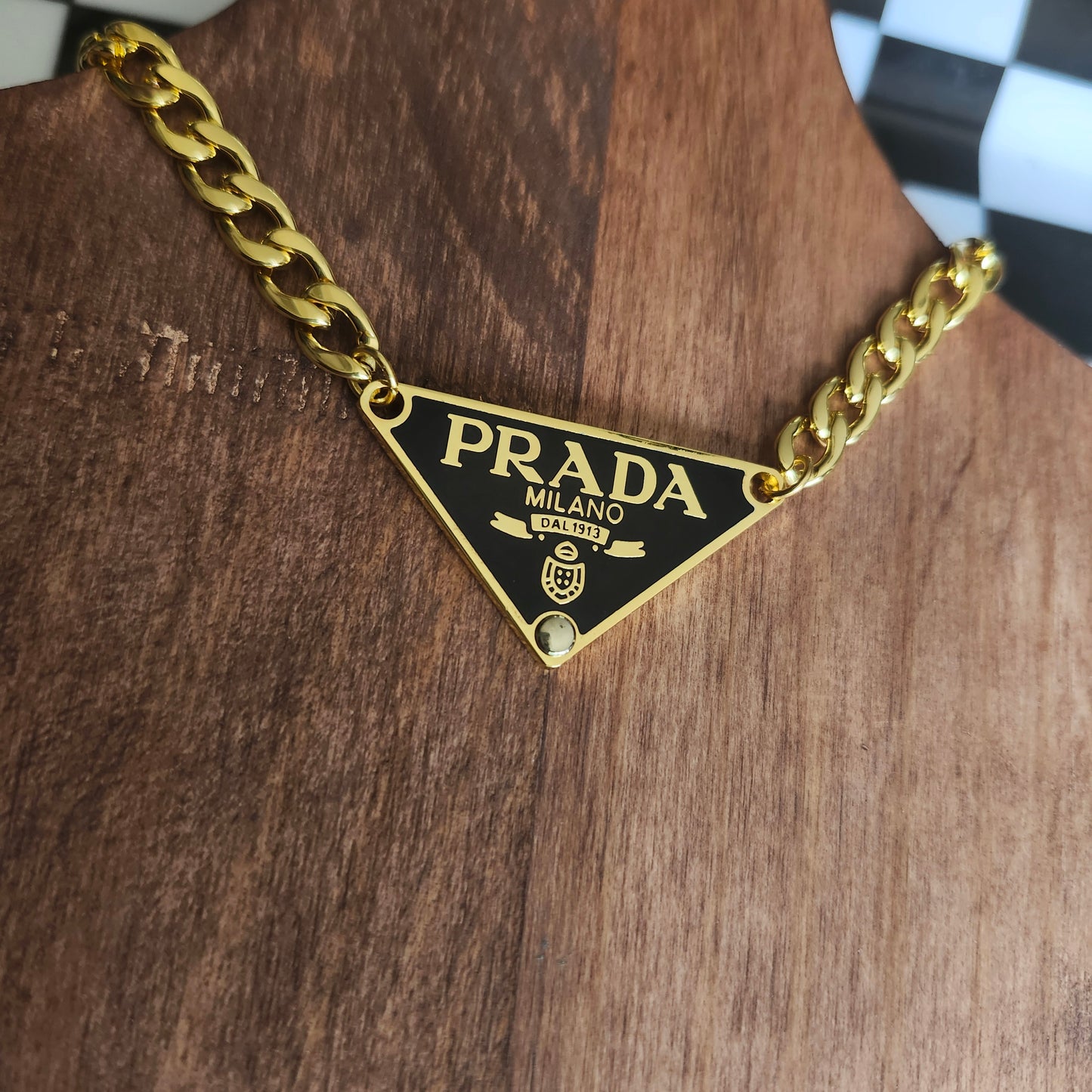 Collier Triangle Noir & Doré