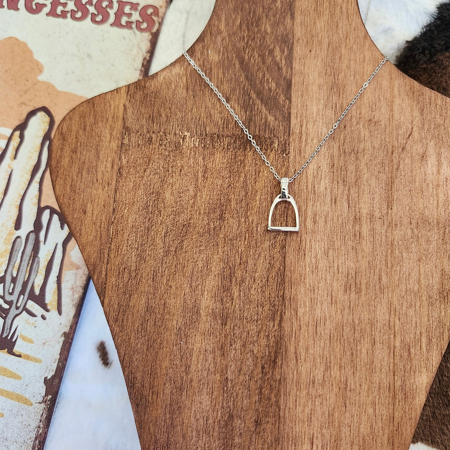 Stirrup necklace - silver