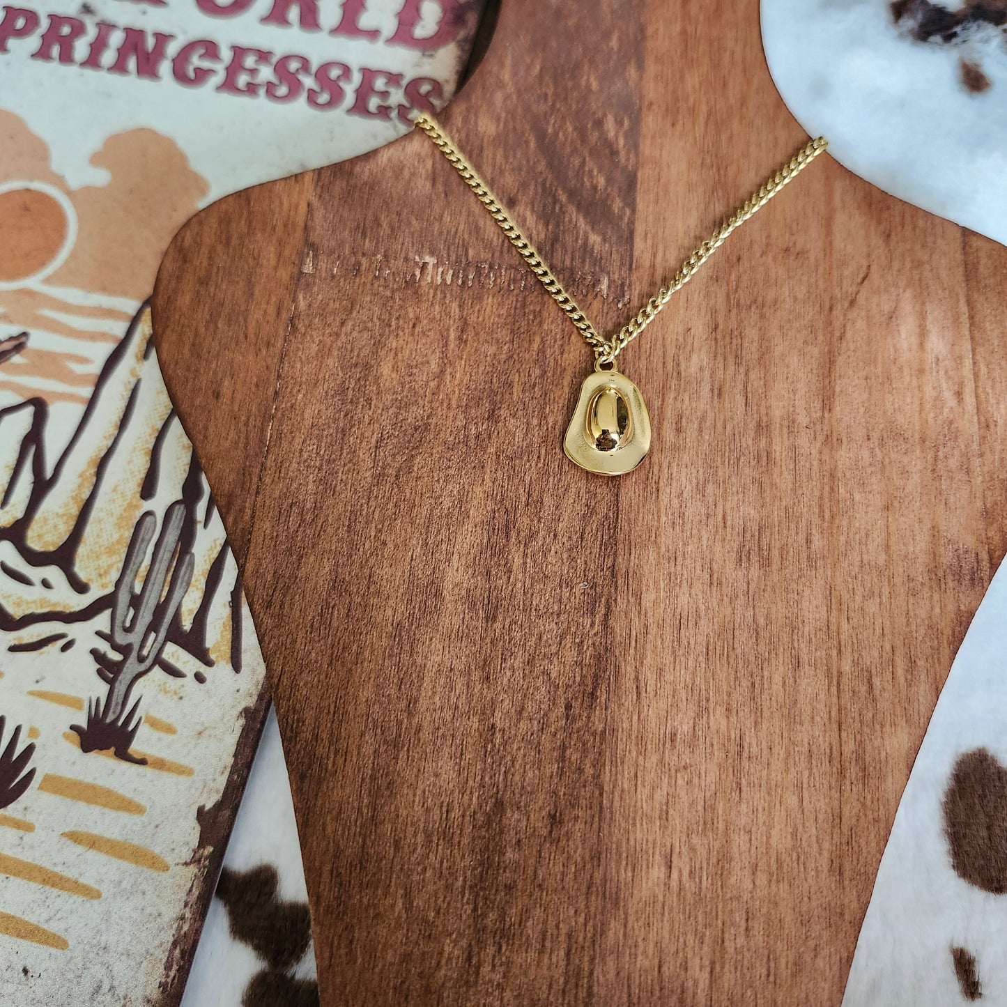 Golden Hat Necklace - Gold