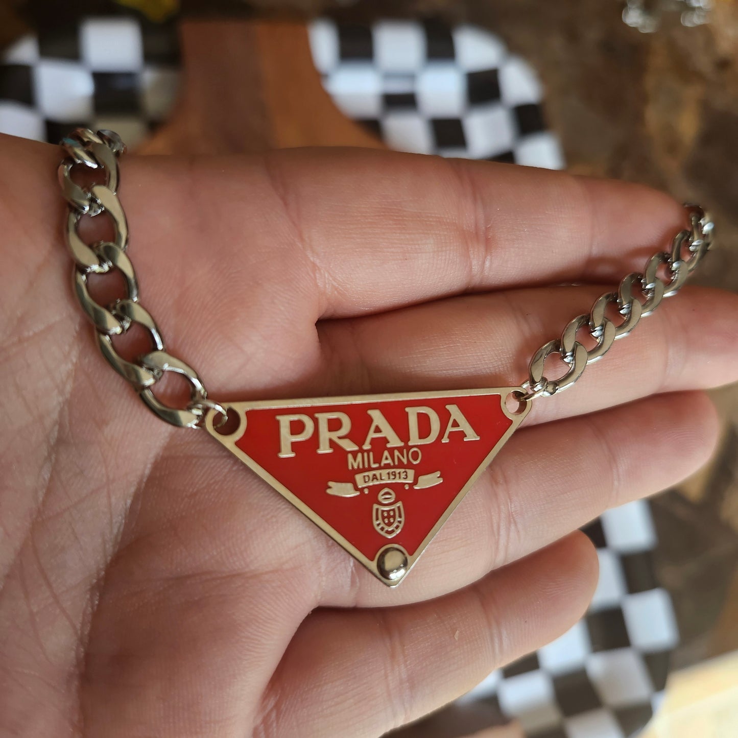 Collier Triangle Rouge