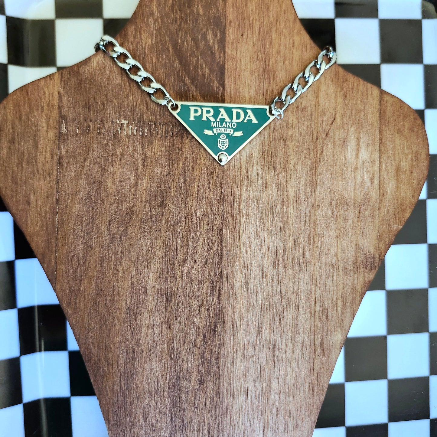 Collier Triangle Émeraude