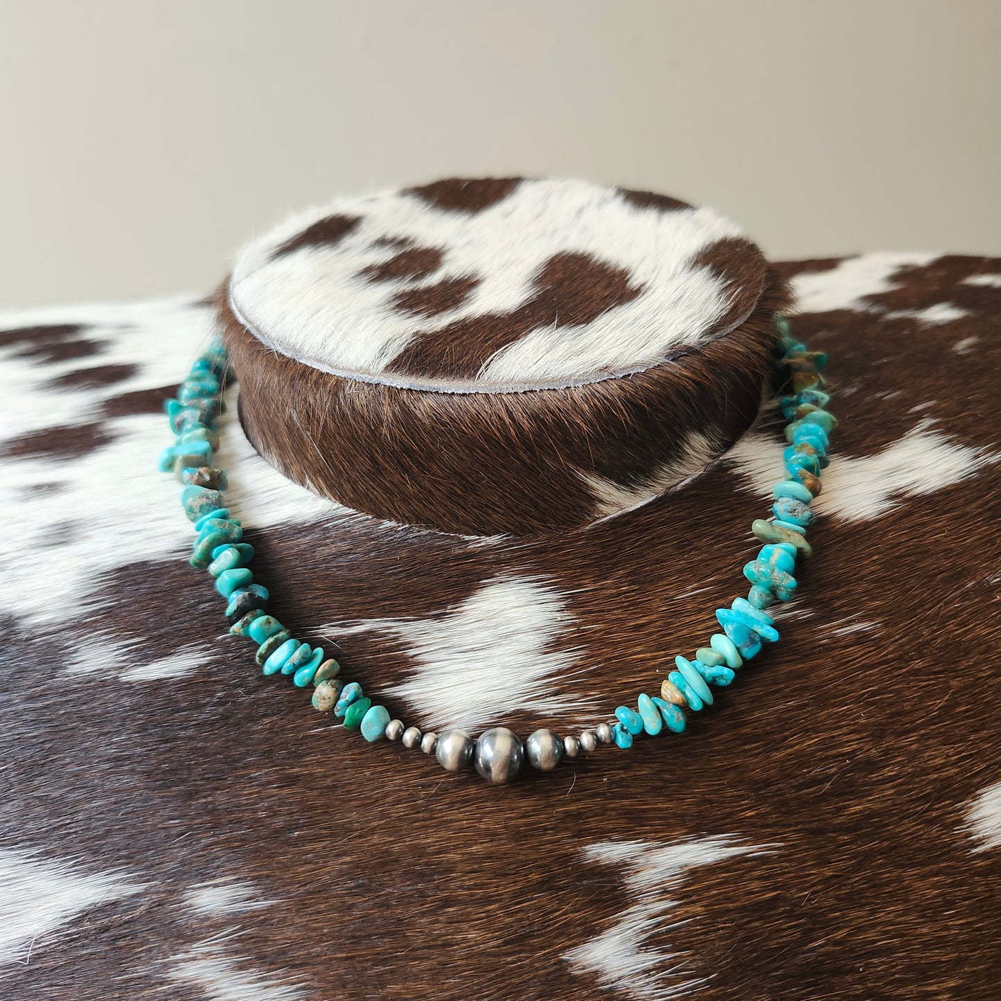 Collier de 15 pouces - éclats de turquoise et perles d'argent sterling de 3 à 8mm