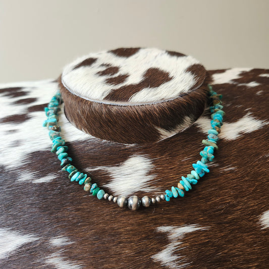 Collier de 15 pouces - éclats de turquoise et perles d'argent sterling de 3 à 8mm