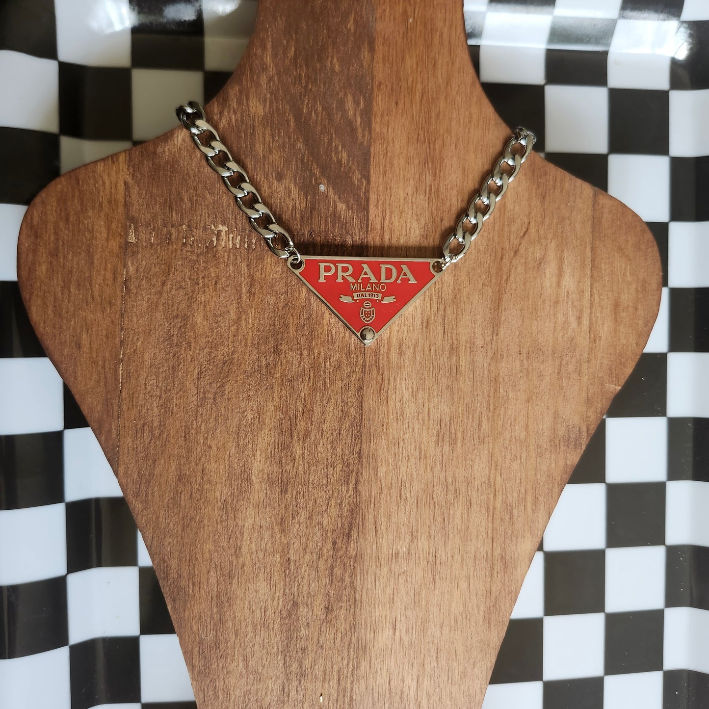 Collier Triangle Rouge