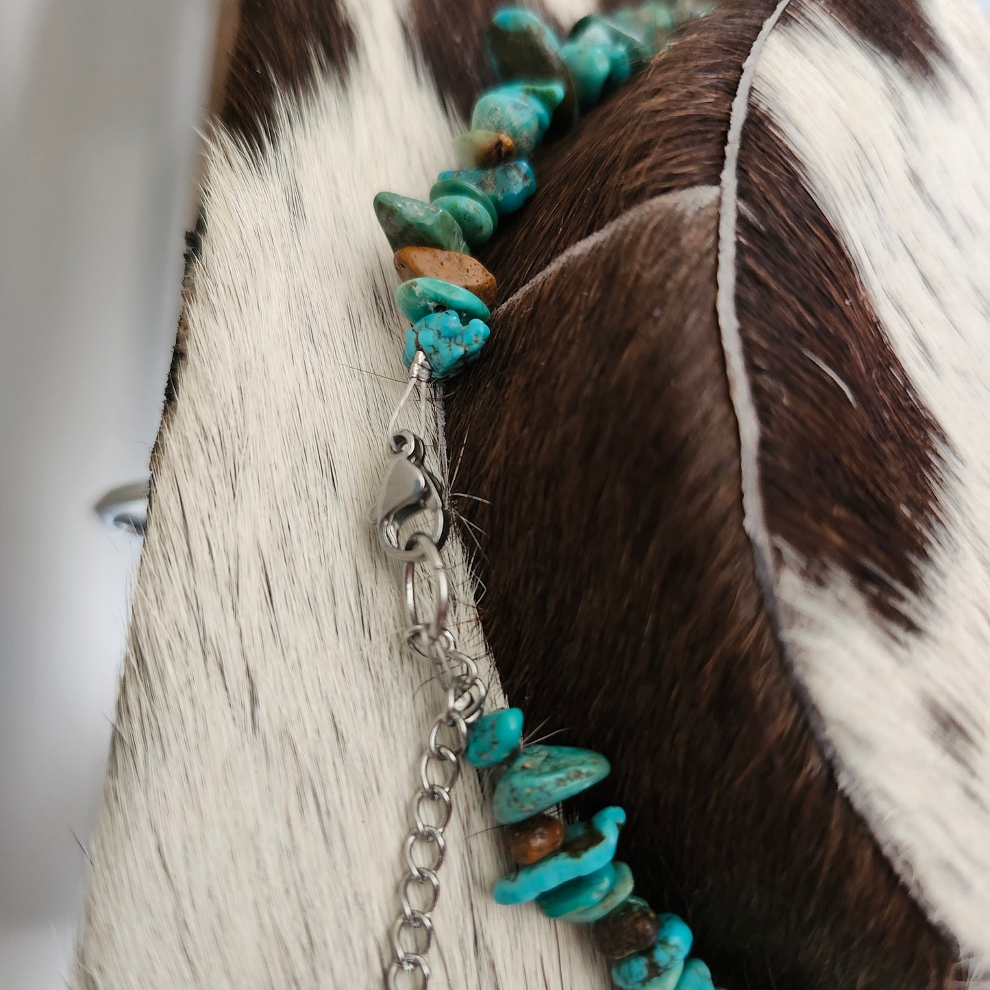 Collier de 15 pouces - éclats de turquoise et perles d'argent sterling de 3 à 8mm