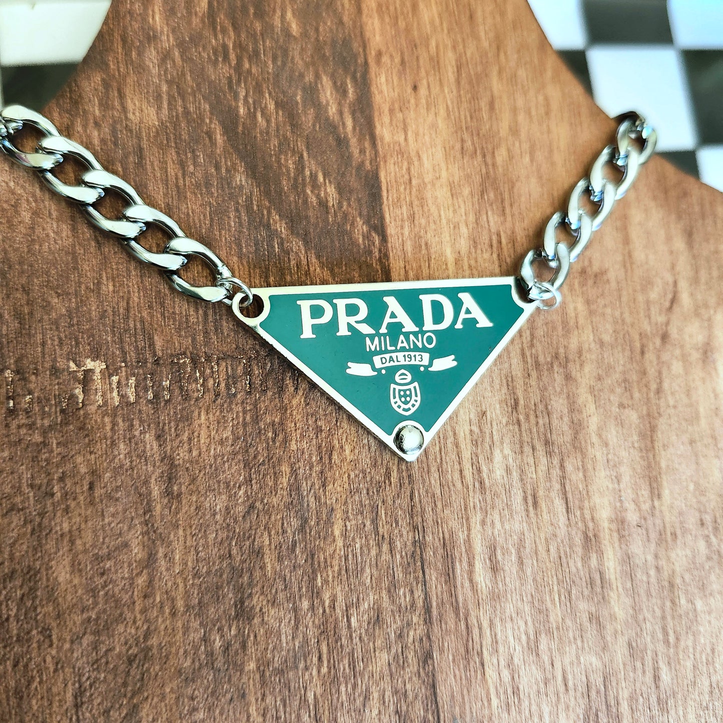 Collier Triangle Émeraude