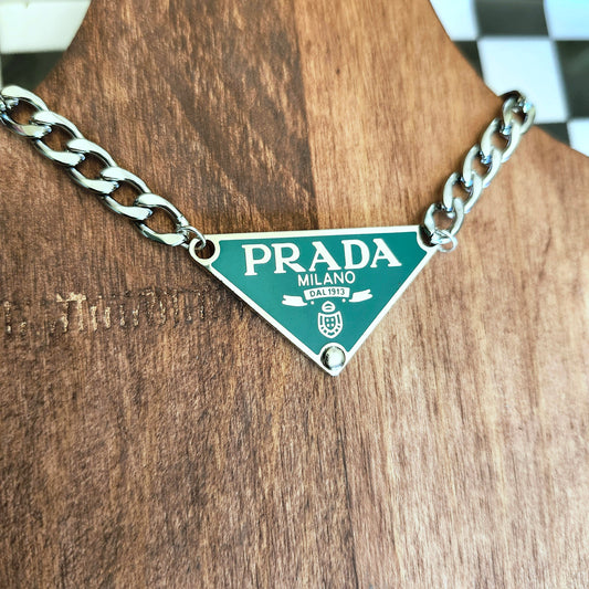 Collier Triangle Émeraude
