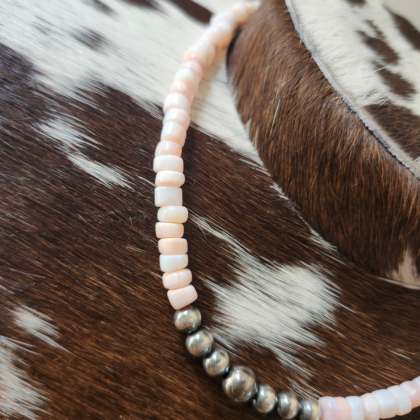 Collier de 15 pouces - billes de pink conch et perles d'argent sterling de 6 et 8mm