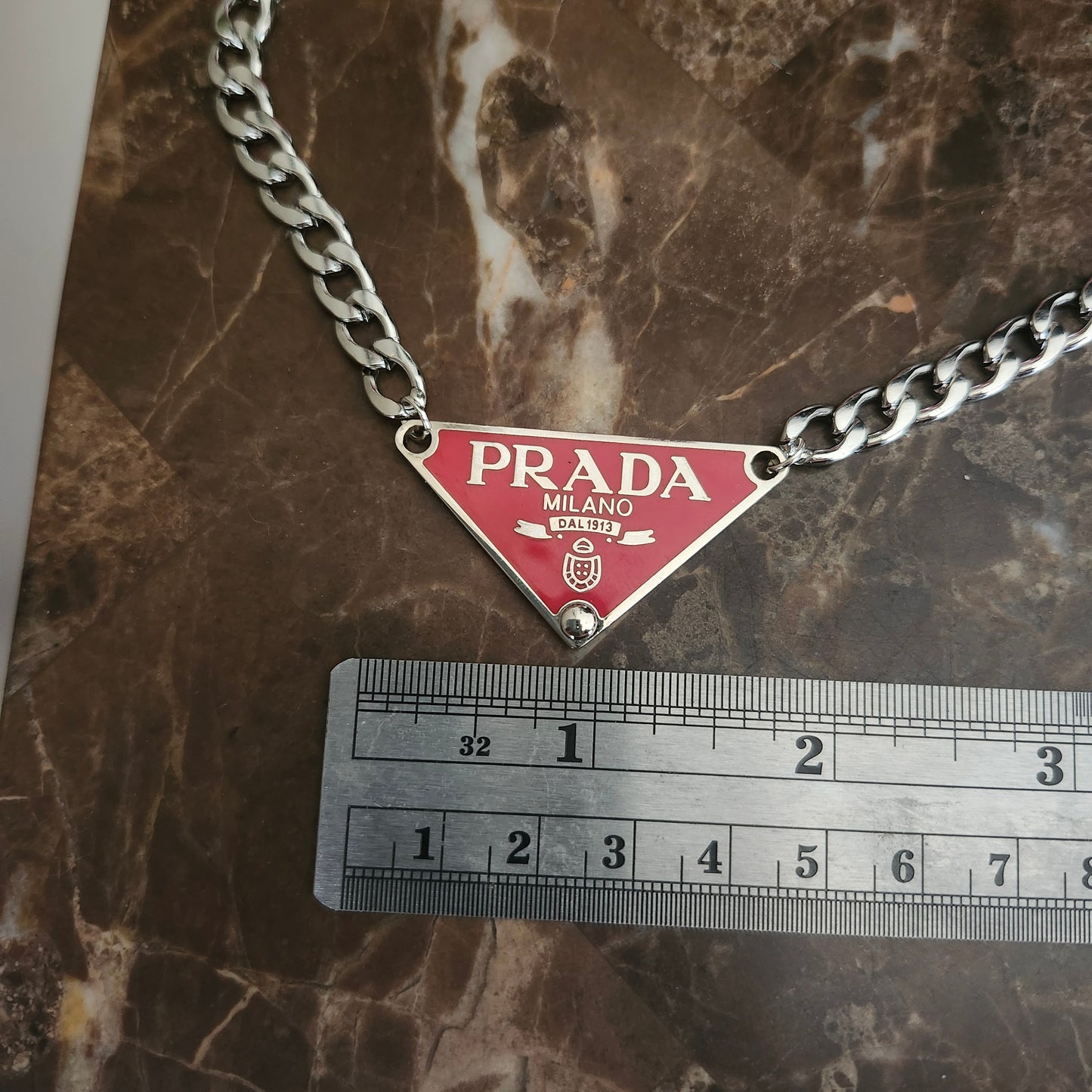 Collier Triangle Rouge