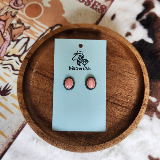 Boucles d'oreille stud ovales - Pink Conch